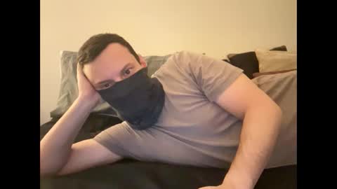 Snapshot of i_o_ro chatting on 12.17.24 i o ro online show from 12.17.24