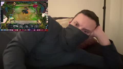 Snapshot of i_o_ro chatting on 12.18.24 i o ro online show from 12.18.24