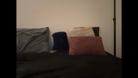 Snapshot of i_o_ro chatting on 12.20.24 i o ro online show from 12.20.24