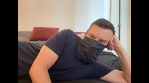 Snapshot of i_o_ro chatting on 12.22.24 i o ro online show from 12.22.24