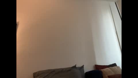 Snapshot of i_o_ro chatting on 12.23.24 i o ro online show from 12.23.24