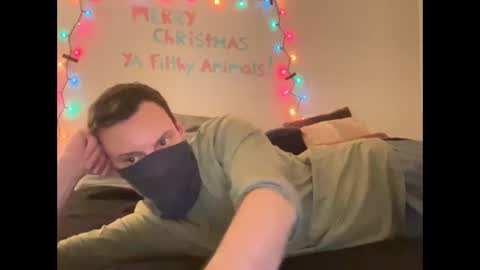 Snapshot of i_o_ro chatting on 12.25.24 i o ro online show from 12.25.24