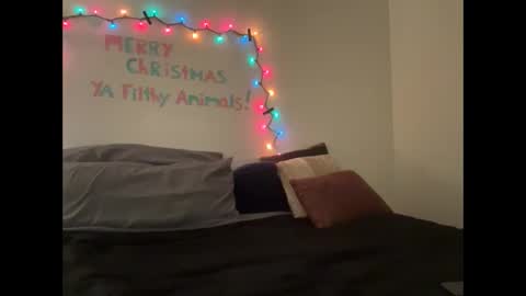 Snapshot of i_o_ro chatting on 12.25.24 i o ro online show from 12.25.24