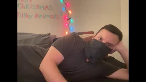 Snapshot of i_o_ro chatting on 12.30.24 i o ro online show from 12.30.24