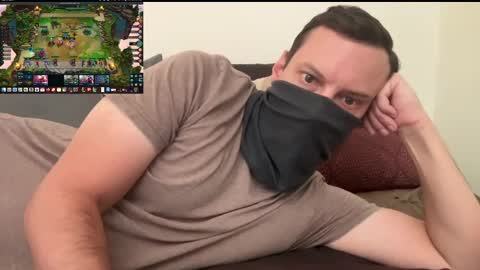 Snapshot of i_o_ro chatting on 09.22.25 i o ro online show from 09.22.25