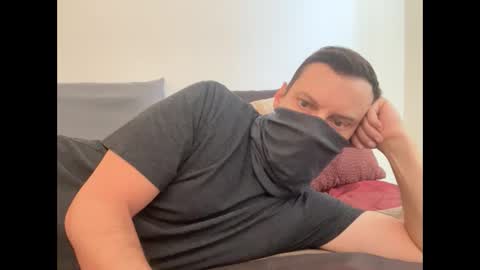 Snapshot of i_o_ro chatting on 09.24.25 i o ro online show from 09.24.25