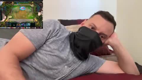 Snapshot of i_o_ro chatting on 10.17.25 i o ro online show from 10.17.25