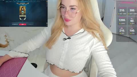 Snapshot of i_want_you_eva chatting on 09.23.25 HiI am  EvaPVT is open  online show from 09.23.25