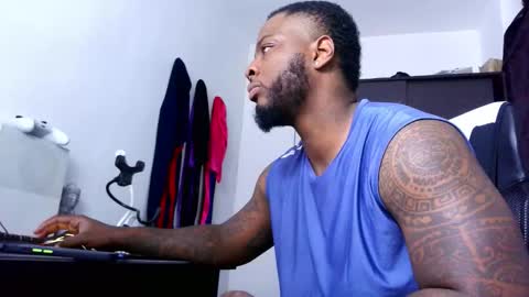 Mr H Independent model online show from 11.05.25