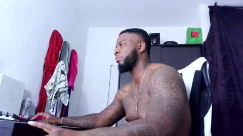 Mr H Independent model online show from 12.19.25