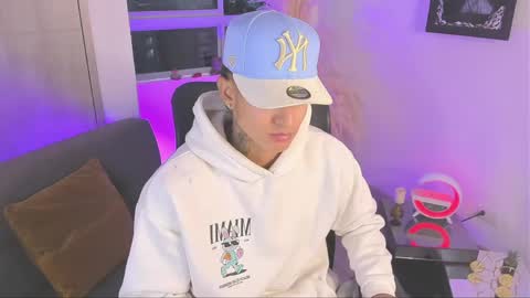 iam_light_ online show from 05.18.26