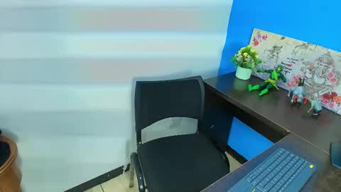 Iam Smith  online show from 03.06.26