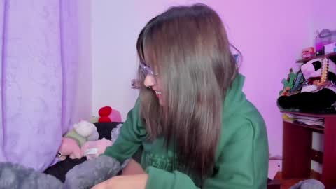 Snapshot of iam_zoechan chatting on 12.30.24 Zoe 3 online show from 12.30.24