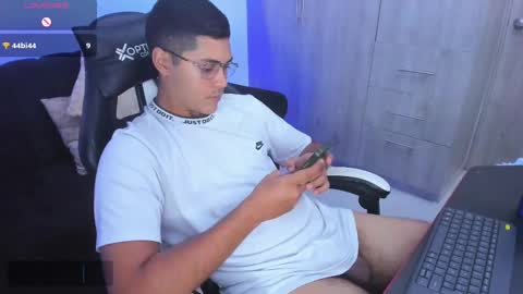 Snapshot of iamdylan777 chatting on 02.10.25 Dylan independent model online show from 02.10.25