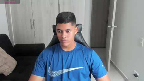 Snapshot of iamdylan777 chatting on 10.01.25 Dylan independent model online show from 10.01.25