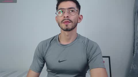  INDEPENDENT MODEL online show from 02.26.25