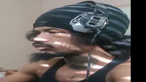 Snapshot of iamjohnny4u chatting on 12.16.25 iamjohnny4u online show from 12.16.25