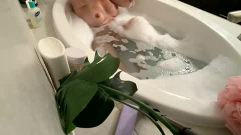 iamkeri online show from 09.29.25