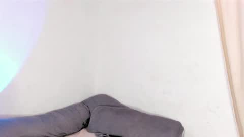 Lara online show from 12.14.25