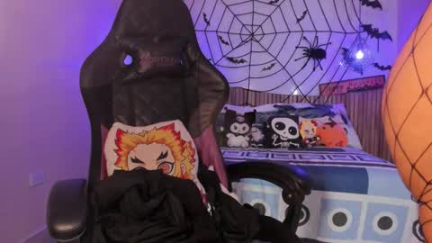 Nayuta online show from 10.28.25