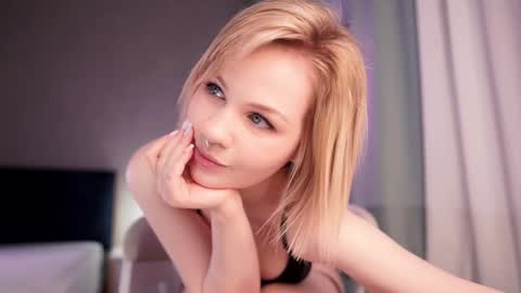 Snapshot of iamninamint chatting on 01.18.25 Nina  online show from 01.18.25