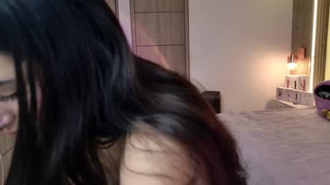 Nyxy  online show from 10.04.25