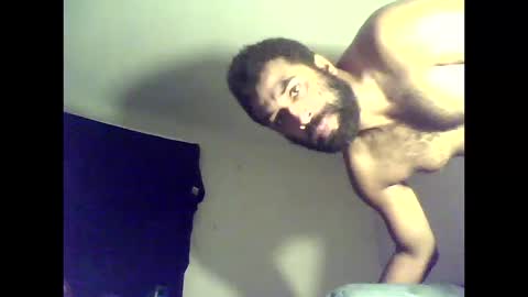 iamtheone403 online show from 10.11.25