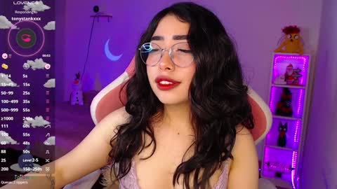 Snapshot of iamveroo chatting on 12.11.24 Veronica NDEPENT MODEL online show from 12.11.24