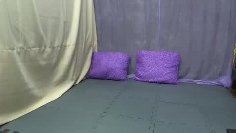 Snapshot of iamyourzzz_ chatting on 09.15.25 Kiara online show from 09.15.25