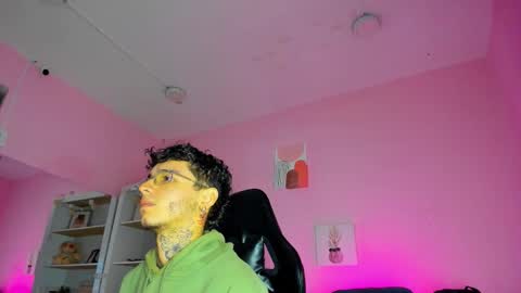 IAN CASTILLO online show from 12.05.25