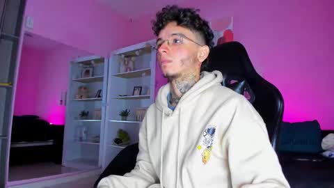 IAN CASTILLO online show from 12.16.25