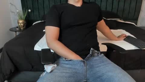 Ian Davis online show from 03.05.25