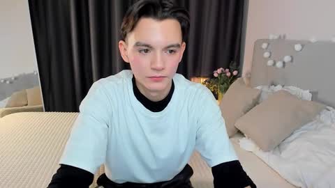 ian online show from 02.08.26