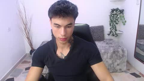 Snapshot of ian_west chatting on 02.09.26 Ian online show from 02.09.26