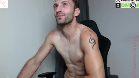 Snapshot of ianandersson27 chatting on 09.10.25 Ian Andersson online show from 09.10.25