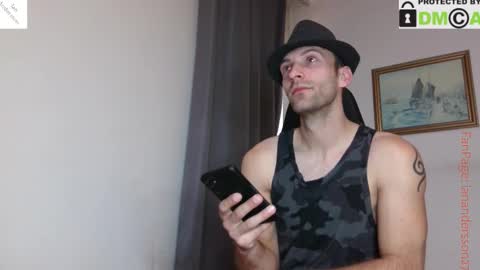 Snapshot of ianandersson27 chatting on 10.31.25 Ian Andersson online show from 10.31.25