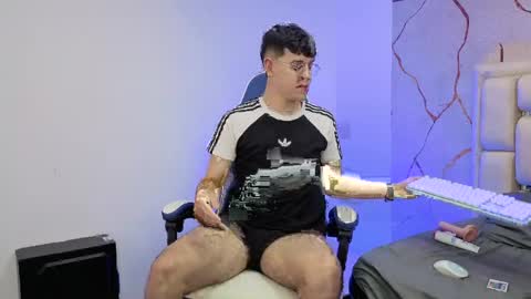 Ian  online show from 04.08.26