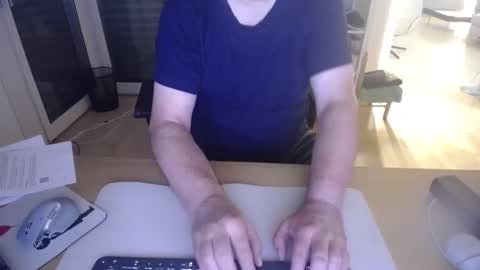 iandy12 online show from 09.21.25