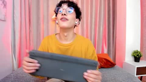 ian  online show from 03.04.26