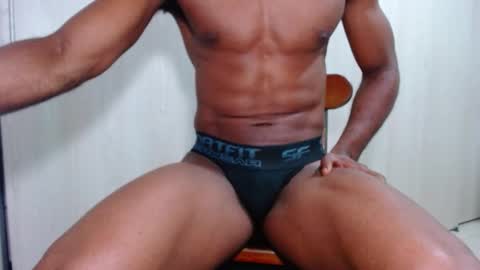 Snapshot of ianrashatxxx chatting on 10.04.25 Ian Rashad online show from 10.04.25