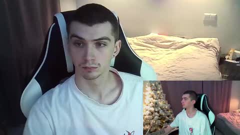 Snapshot of ice_raf chatting on 01.12.25 MAX online show from 01.12.25