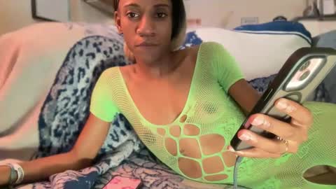 Snapshot of icedmochabree chatting on 10.10.25 bree summers online show from 10.10.25