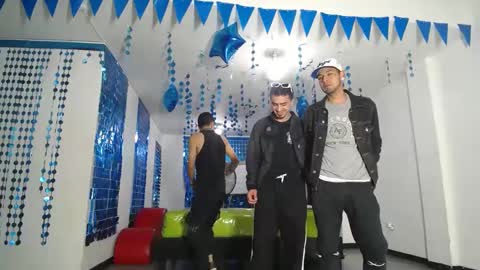 THOMAS AND DAMIAND online show from 03.04.25