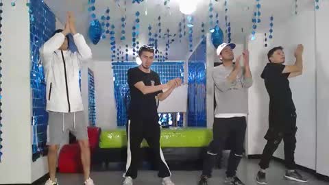 THOMAS AND DAMIAND online show from 03.04.25