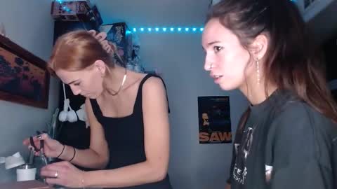 Snapshot of icyduo chatting on 03.12.25 doubletrouble online show from 03.12.25