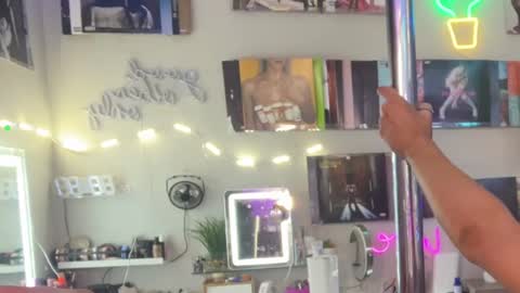 Snapshot of icyduo chatting on 10.21.25 doubletrouble online show from 10.21.25