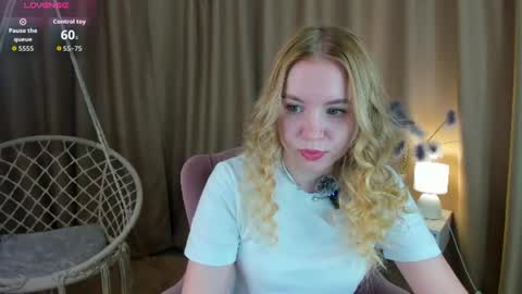 Snapshot of ida_lewiss chatting on 06.22.26 Ida online show from 06.22.26