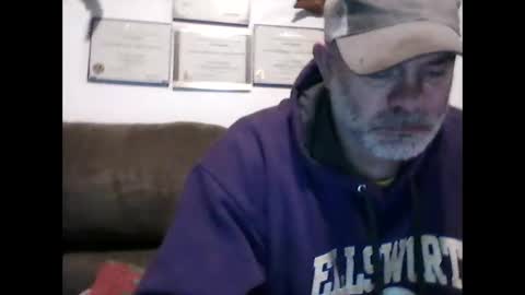 Snapshot of idkwhyidothis348732 chatting on 02.18.25 idkwhyidothis348732 online show from 02.18.25