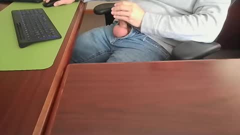 Hung office Stud online show from 12.09.24