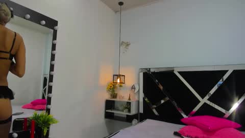 Isabella online show from 09.26.25